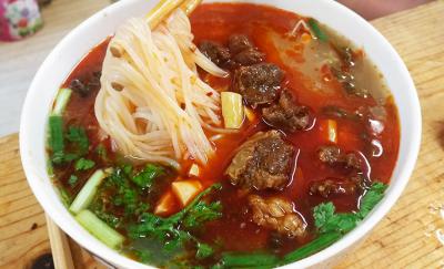 火鍋米線技術(shù)培訓(xùn)哪里好？麻辣鮮香地道重慶味