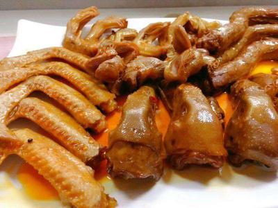 四川學正宗鹵菜鹵水技術做法哪里好？享受產(chǎn)品技術升級