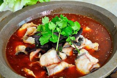 四川砂鍋魚技能做法哪里專業(yè)？秘制醬料的制造