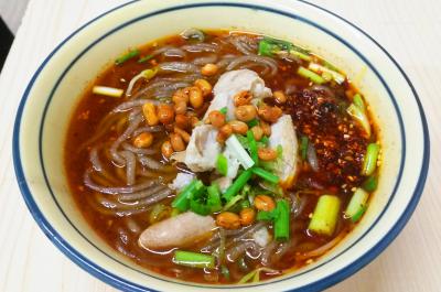 手工肥腸粉技術(shù)培訓(xùn)班哪里好？通過全程實(shí)操一人一灶