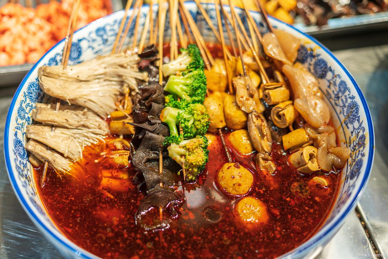 成都辣鹵串串j技術(shù)培訓(xùn)哪家好？四川成都串串香培訓(xùn)班,